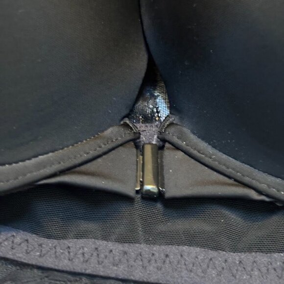 Torrid XO Plunge Push-Up Front-Close Bra, 44D - Picture 6 of 9